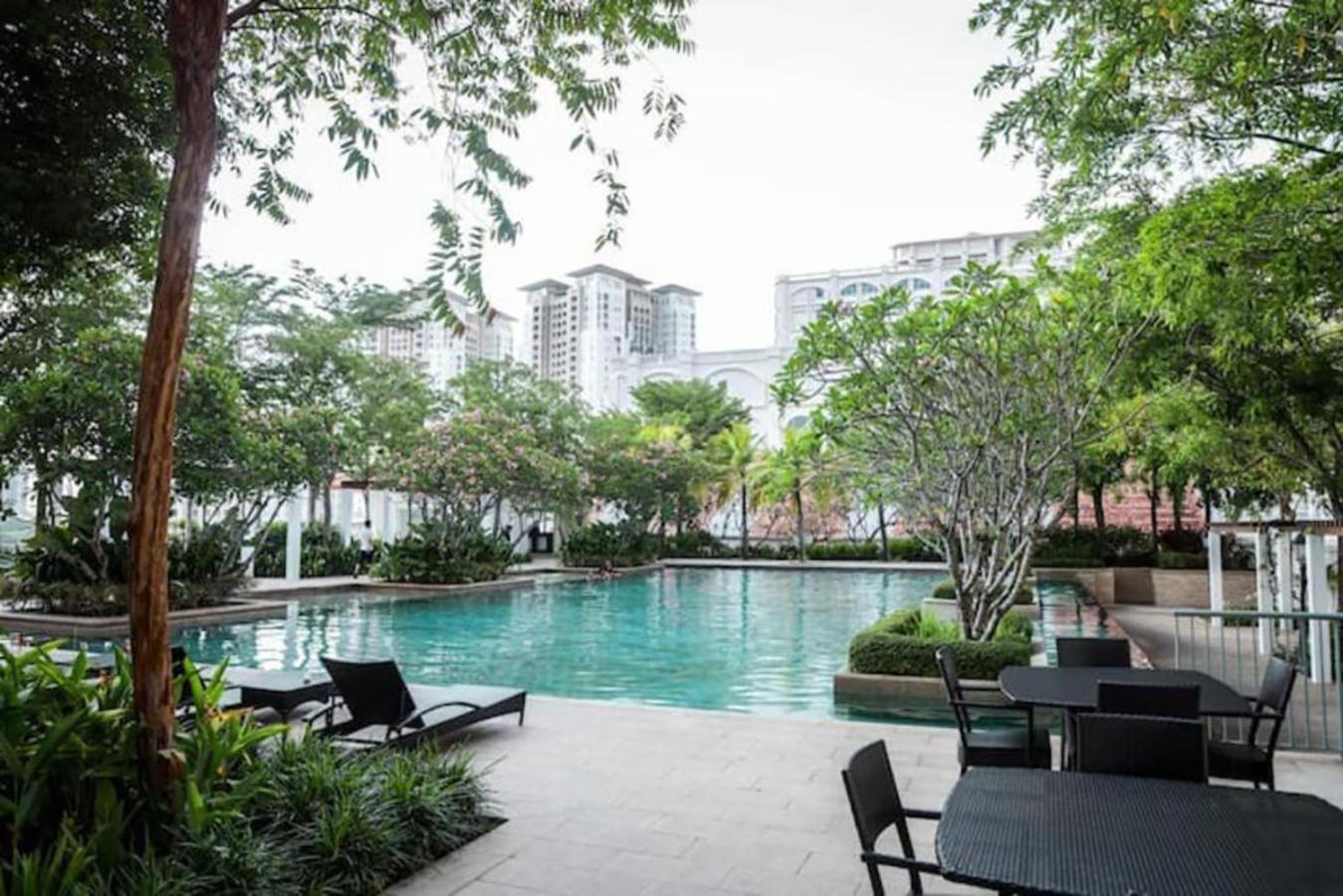 Tree Premier Suite Strait Quay Luxury Marina Suite Tanjung Tokong Buitenkant foto