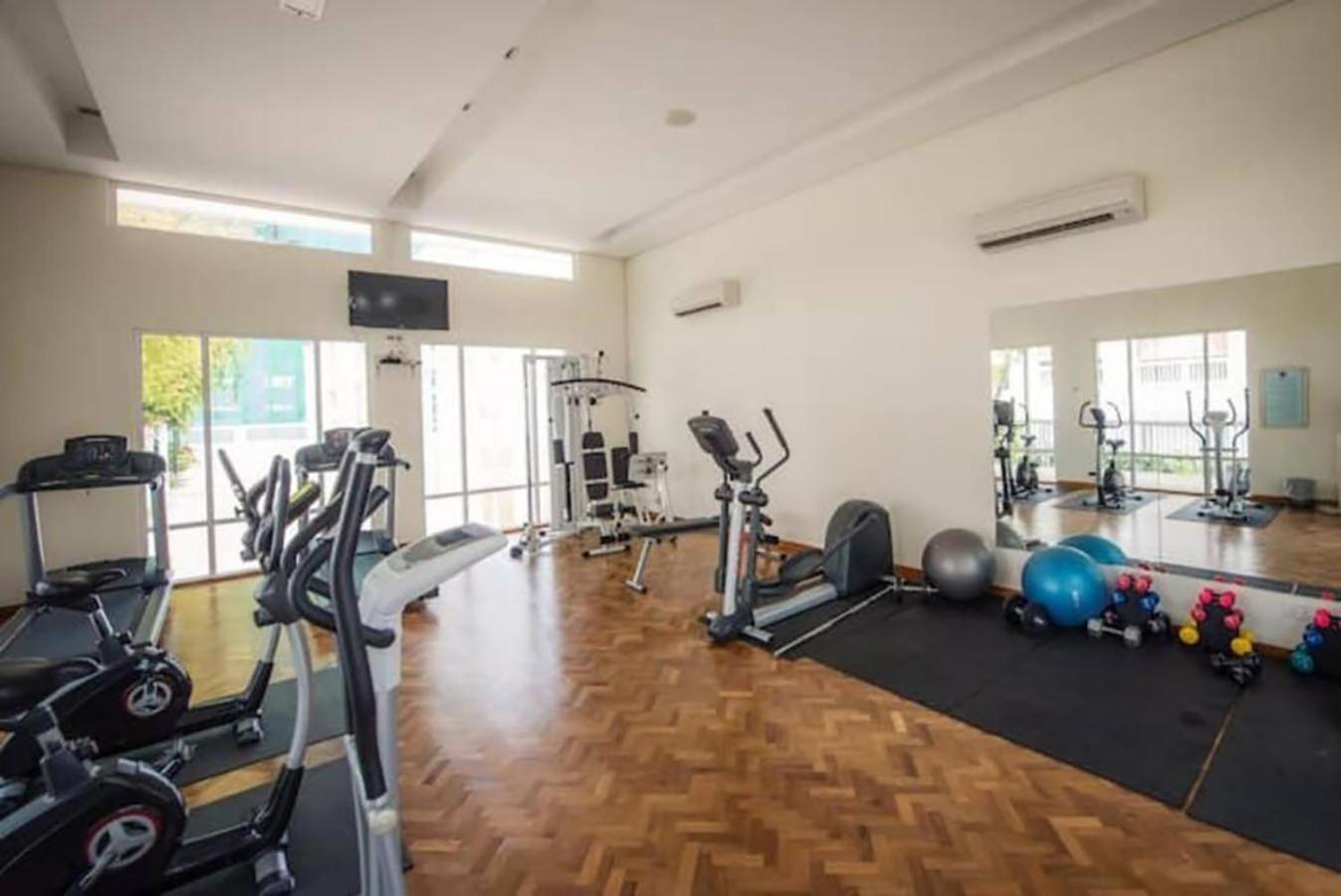 Tree Premier Suite Strait Quay Luxury Marina Suite Tanjung Tokong Buitenkant foto