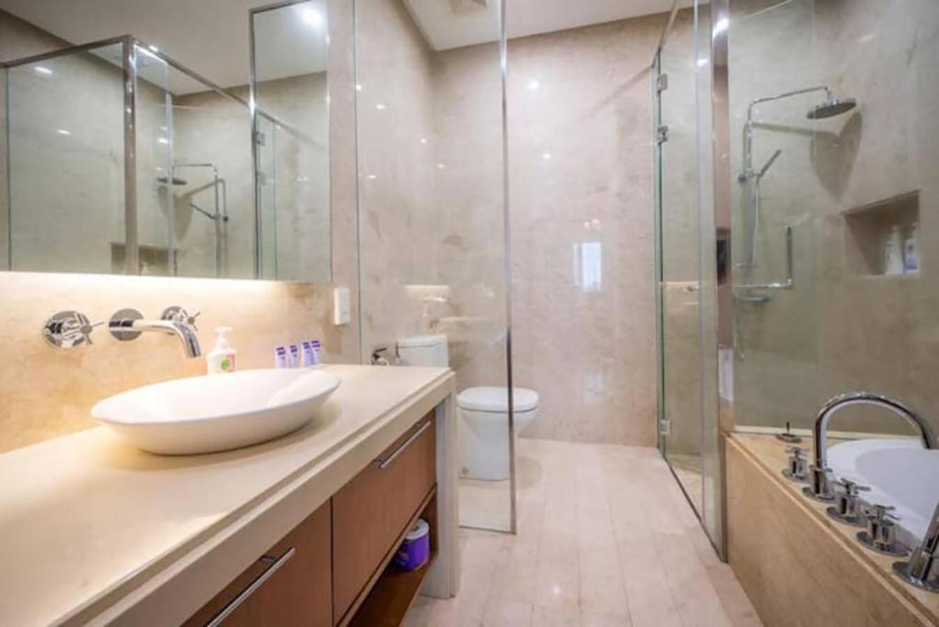 Tree Premier Suite Strait Quay Luxury Marina Suite Tanjung Tokong Buitenkant foto